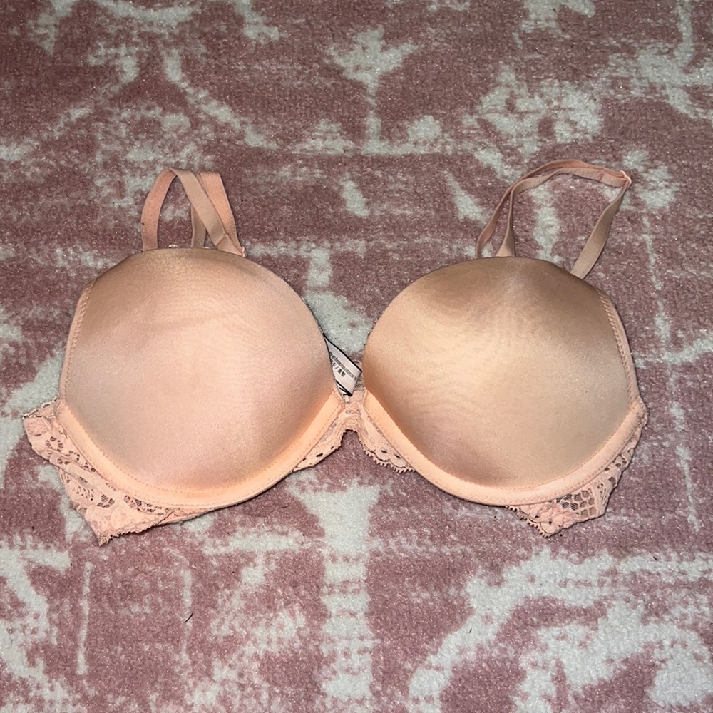 Victoria’s Secret bra 32c